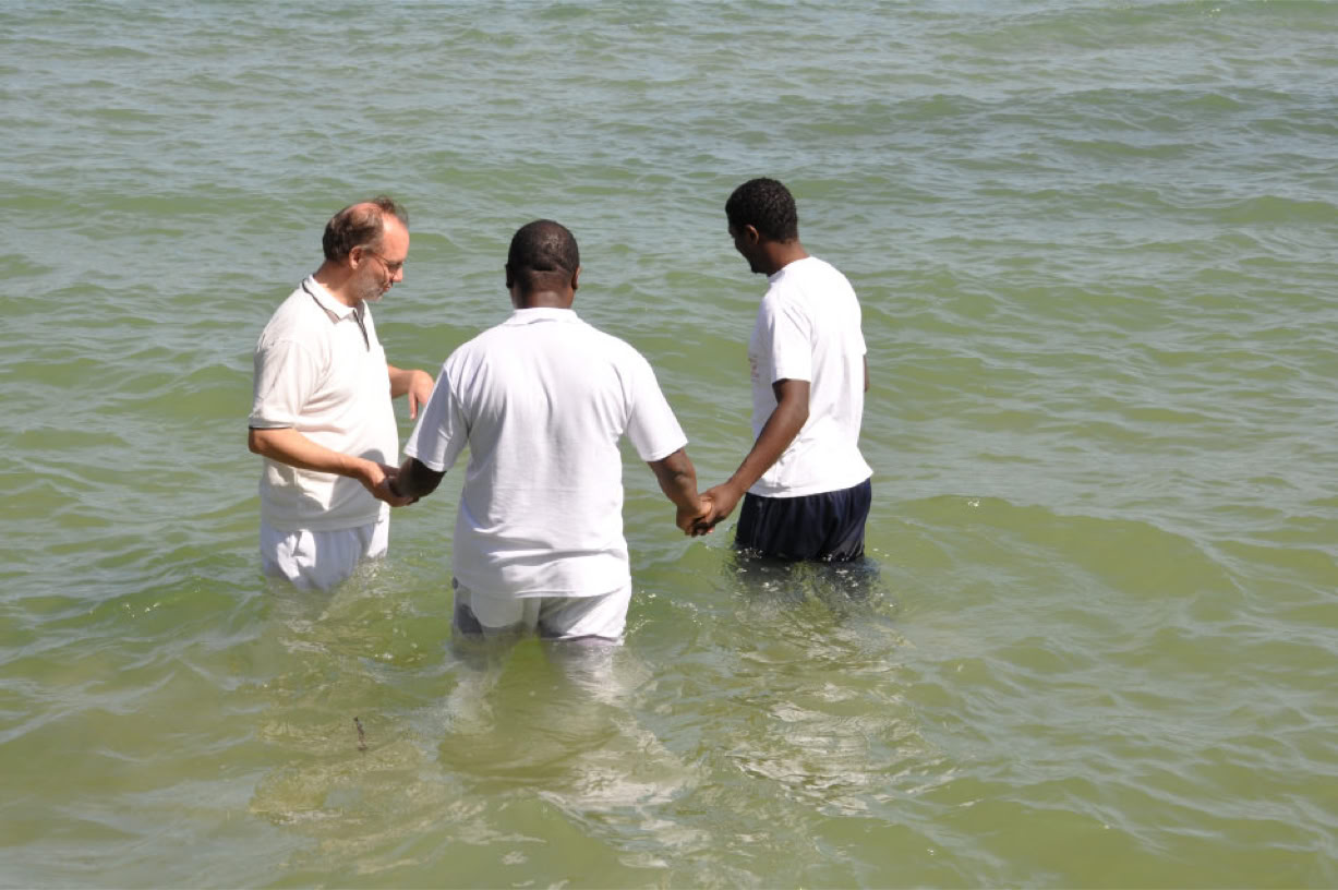 Passer par les eaux du baptême